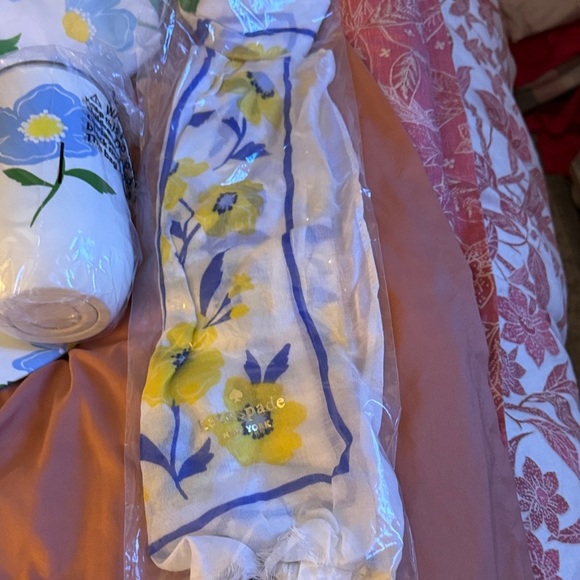 Kate Spade Blue and Yellow Floral Set - Picture 2 of 13